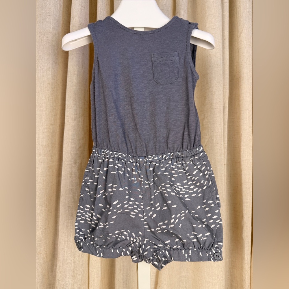 BABY GAP Grey & White Fish Print Girls' Pocket Shorts Romper 2T NWOT